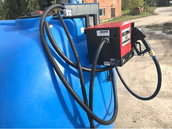 Емкость с модулем раздачи топлива