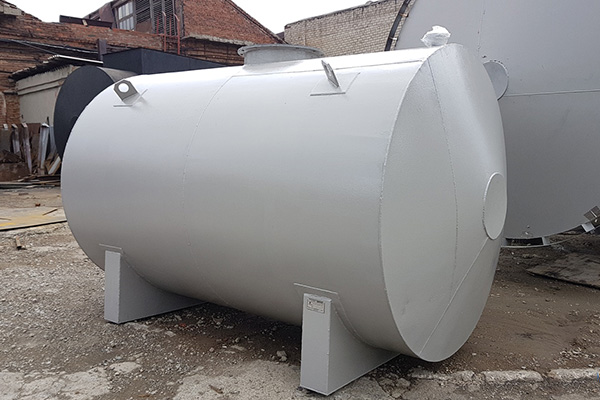 пластиковые цилиндрические ёмкости