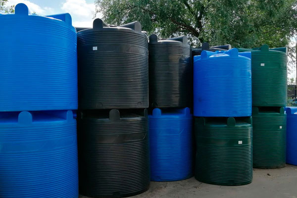 10 кубовые пластиковые емкости