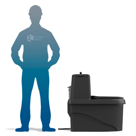 Человек рядом торфяным биотуалетом «РОСА» PREMIUM чёрного цвета