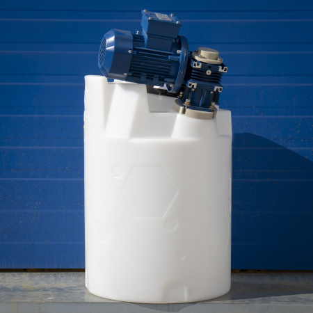 дозировочная ёмкость CDT60 с тихоходной лопастной мешалкой живое фото 02