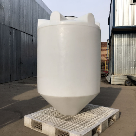 Конусная емкость К 1000 л - фото на складе 1