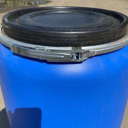 Бочка 227 литров синий цвет фото со склада замок